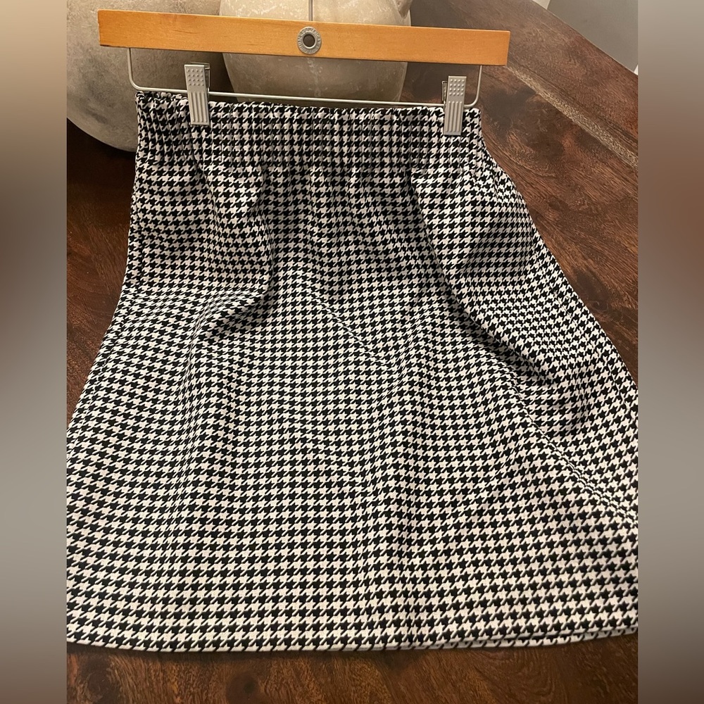 JCrew Houndstooth Pull-On Mini Skirt